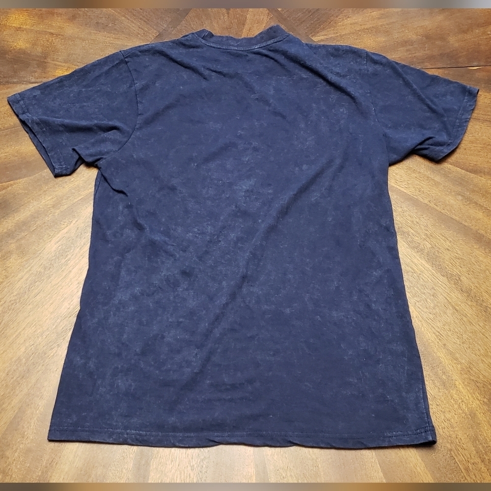 Young Men's Navy Graphic T-Shirt Size Medium ACID WASH STYLE - Picture 5 of 9